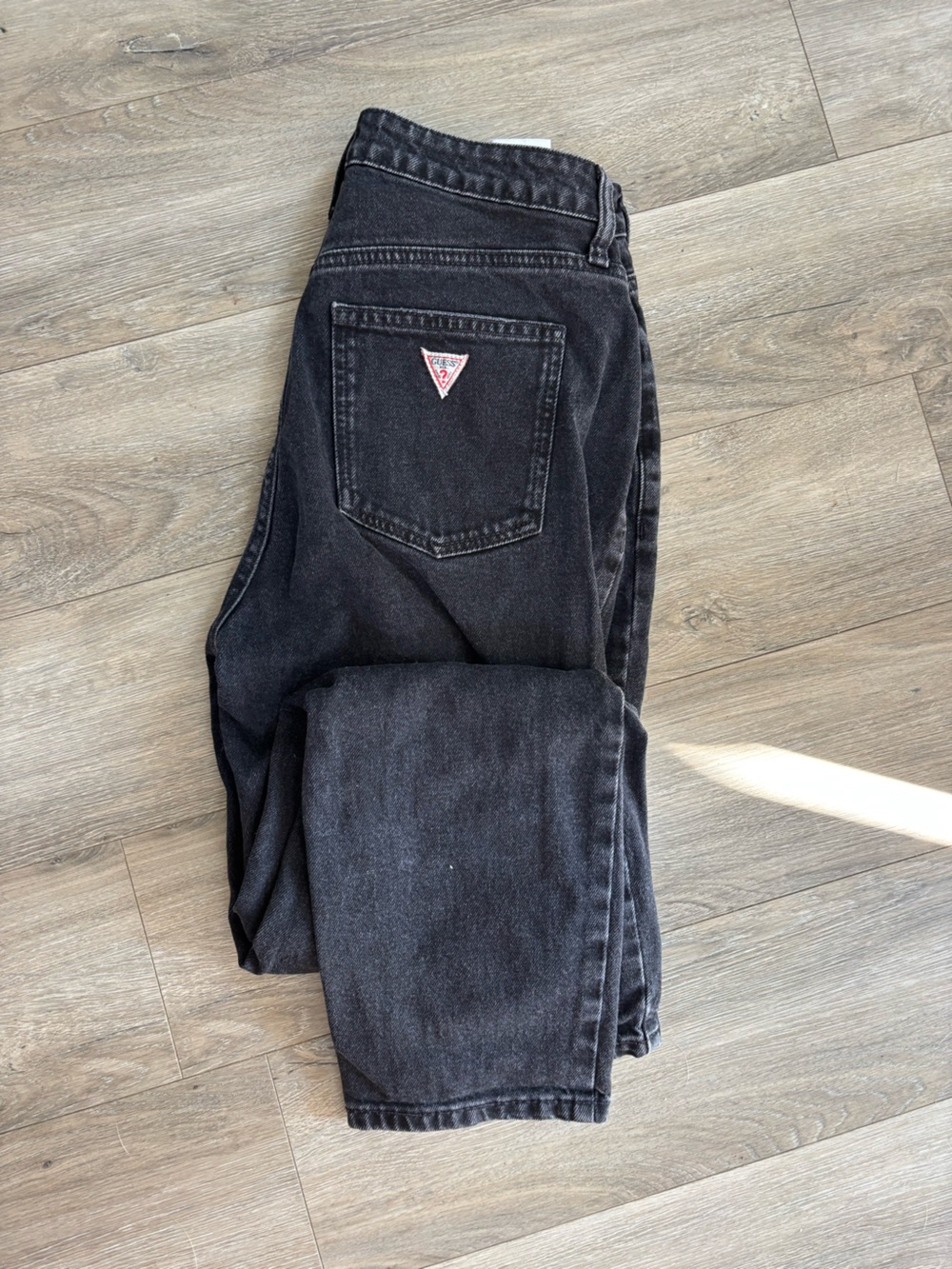 Guess Women’s Slim Straight Jeans in Black